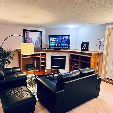 A Classic Homely Basement Suite! Chestermere Extérieur photo