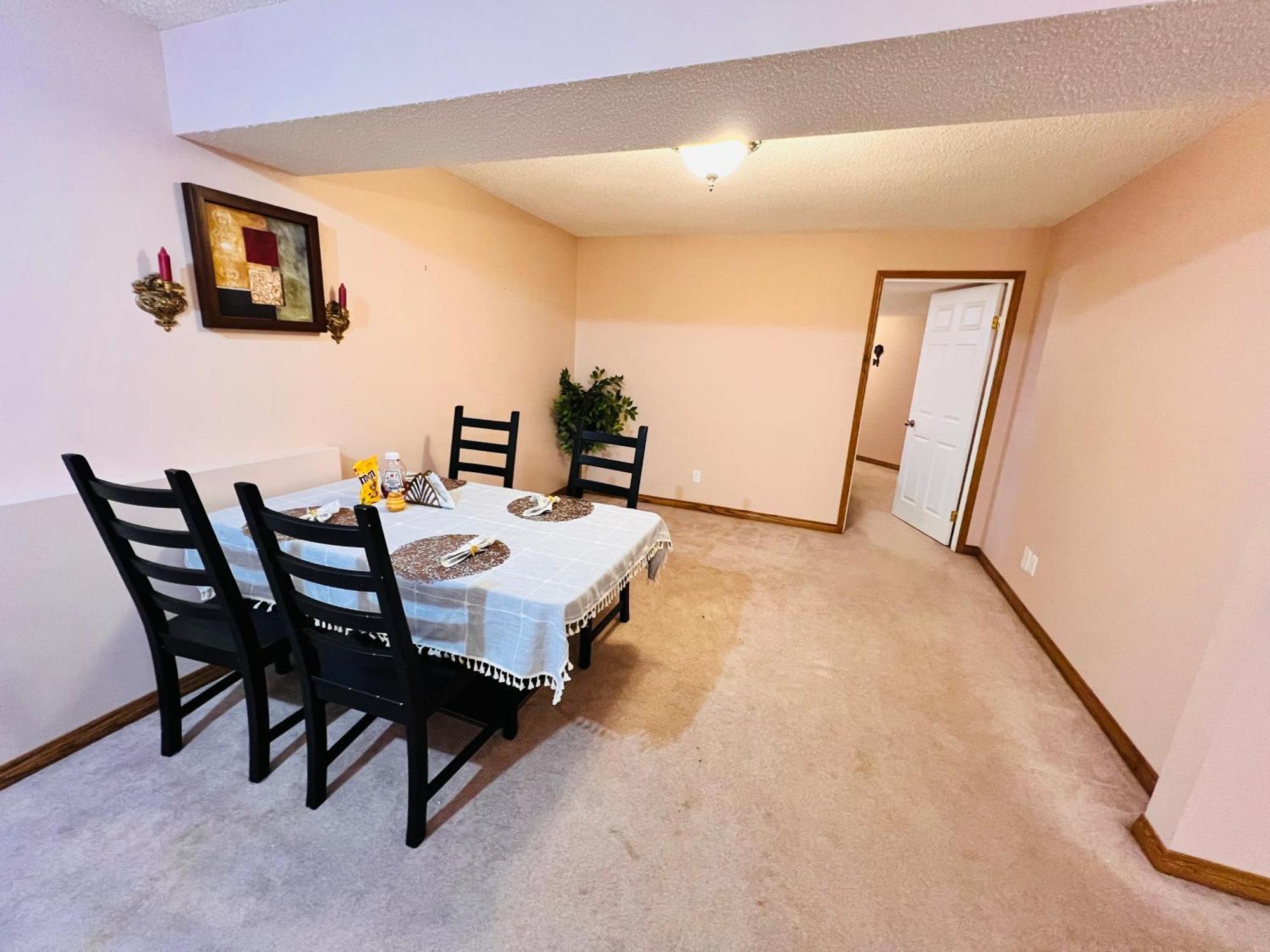 A Classic Homely Basement Suite! Chestermere Extérieur photo