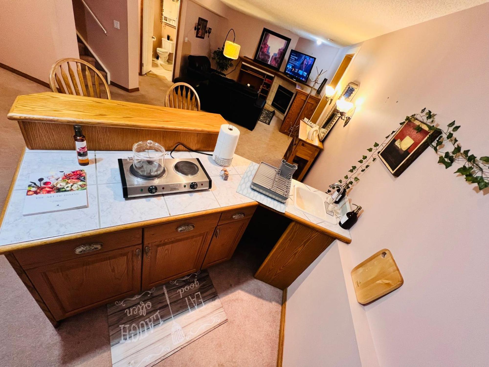A Classic Homely Basement Suite! Chestermere Extérieur photo